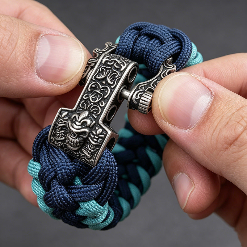 The Skull Paracord Bracelet