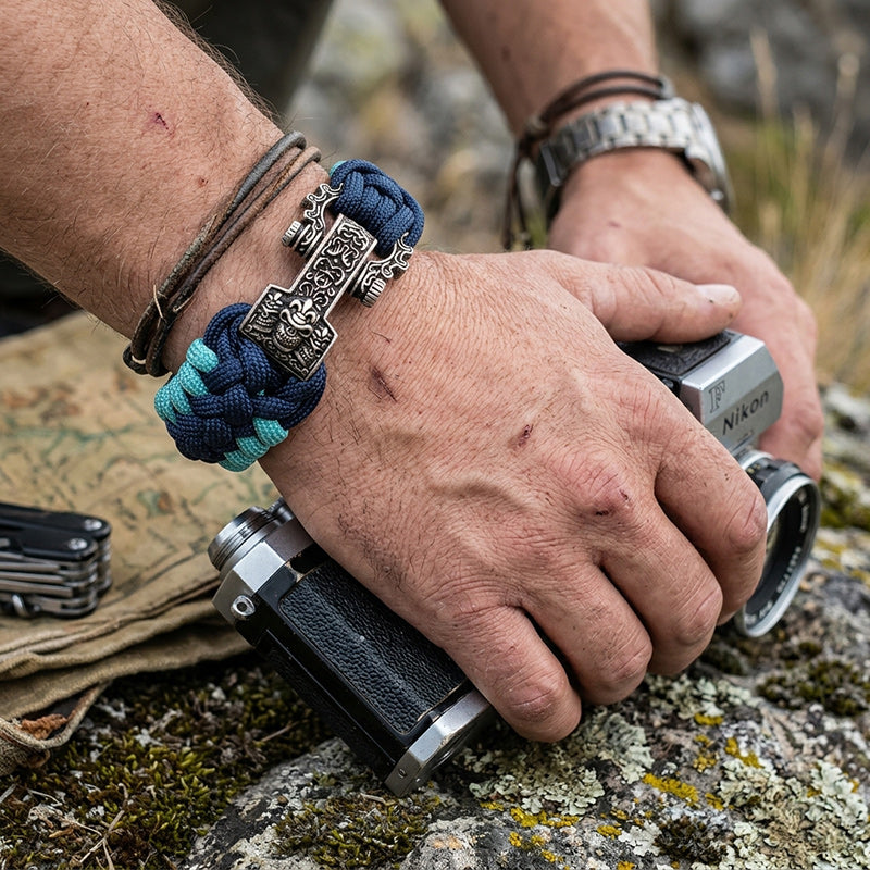 The Skull Paracord Bracelet