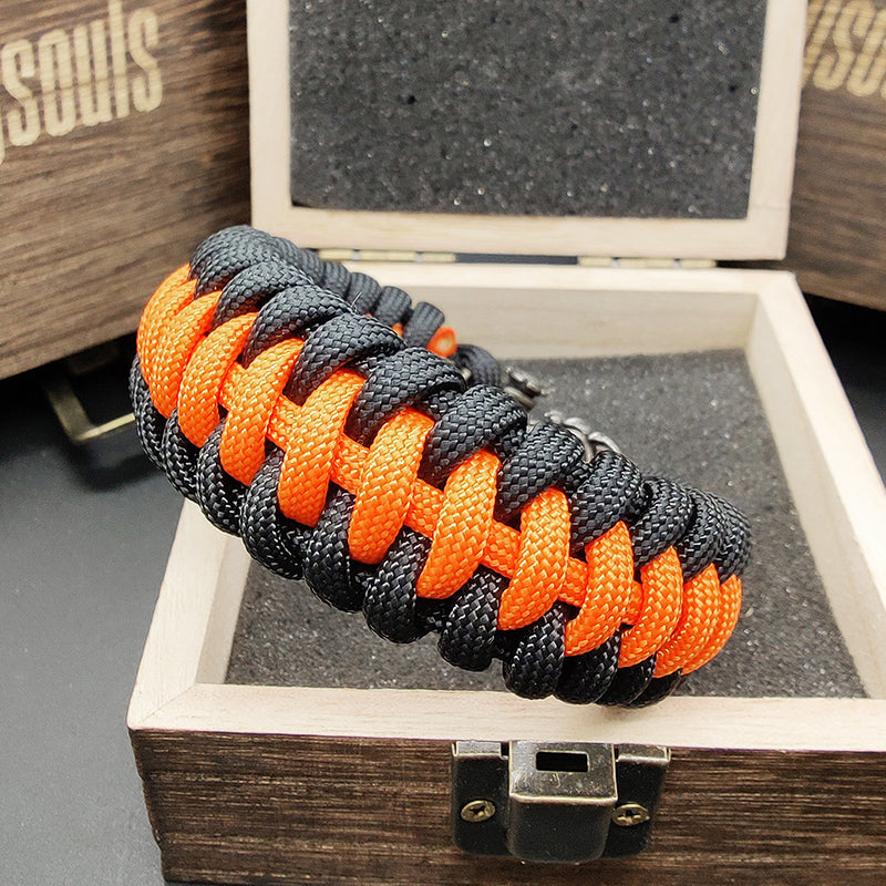 Bear Paw Paracord Bracelet