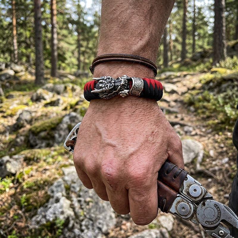 The Dragon Paracord Bracelet